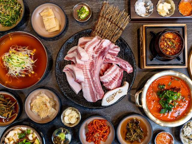 화산 신화월드점