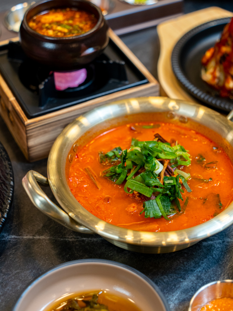 화산 신화월드점