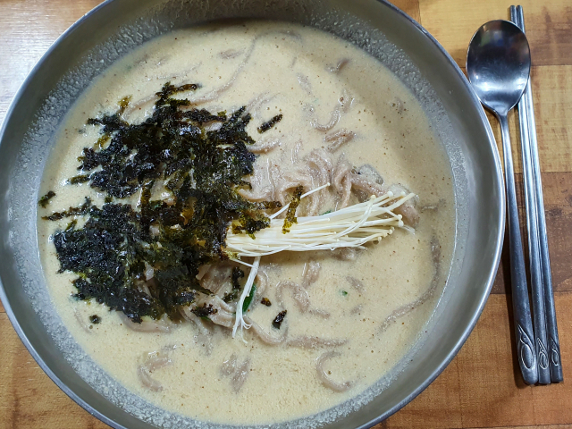 청루봉평막국수