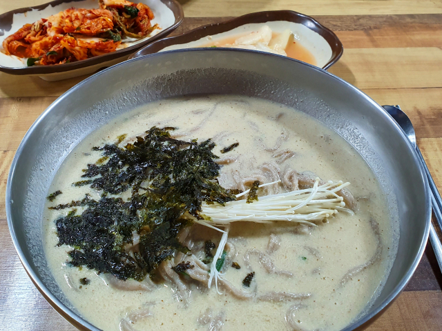 청루봉평막국수